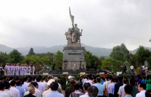 BA TƠ KỶ NIỆM 50 NĂM NGÀY GIẢI PHÓNG