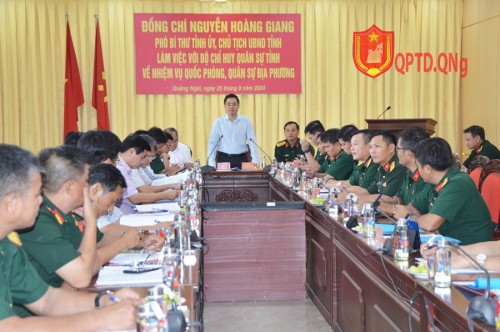 CHỦ TỊCH UBND TỈNH NGUYỄN HOÀNG GIANG LÀM VIỆC VỚI BỘ CHQS TỈNH VỀ NHIỆM VỤ QUỐC PHÒNG, QUÂN SỰ ĐỊA PHƯƠNG