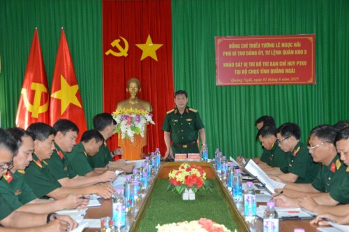 TƯ LỆNH QUÂN KHU 5 KHẢO SÁT VỊ TRÍ BỐ TRÍ BAN CHỈ HUY PHÒNG THỦ KHU VỰC TẠI QUẢNG NGÃI