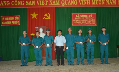 Ban CHQS huyện Nghĩa Hành ra mắt tiểu đội dân quân thường trực xã Hành Phước