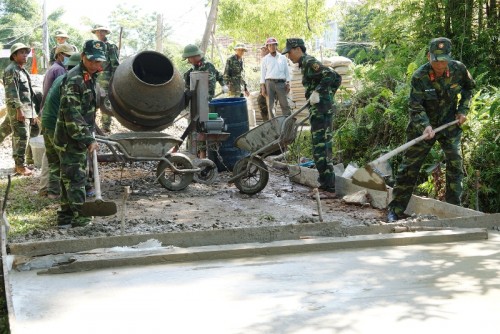 Sơ kết phong trào thi đua “LLVT tỉnh chung sức xây dựng Nông thôn mới” 