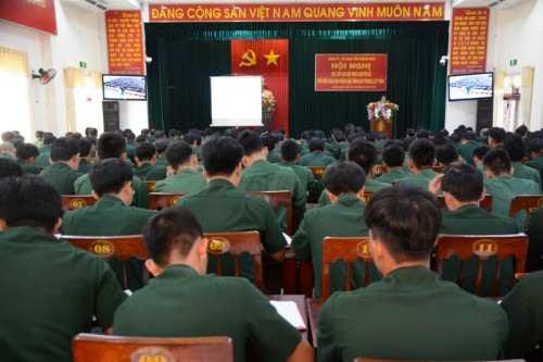 Học tập các nội dung chuyên đề phổ biến giáo dục pháp luật trong LLVT tỉnh năm 2018 