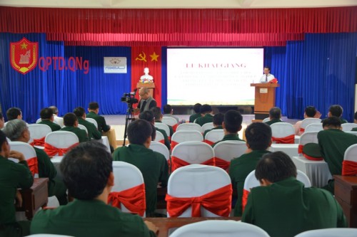 Bồi dưỡng tiếng Hrê và kiến thức dân tộc cho cán bộ, quân nhân chuyên nghiệp trong LLVT tỉnh