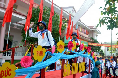 NÚI ẤN SÔNG TRÀ: RỘN RÀNG NGÀY HỘI TÒNG QUÂN