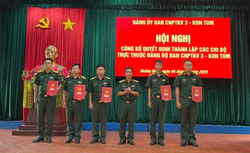 THƯỜNG VỤ ĐẢNG ỦY BAN CHỈ HUY PHÒNG THỦ KHU VỰC 3 - KON TUM CÔNG BỐ QUYẾT ĐỊNH THÀNH LẬP CÁC CHI BỘ TRỰC THUỘC 