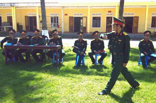 SẴN SÀNG TIẾP NHẬN VÀ CHUẨN BỊ TỐT CÔNG TÁC HUẤN LUYỆN CHIẾN SỸ MỚI