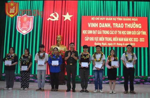 Bộ CHQS tỉnh gặp mặt, vinh danh học sinh đạt thành tích xuất sắc.