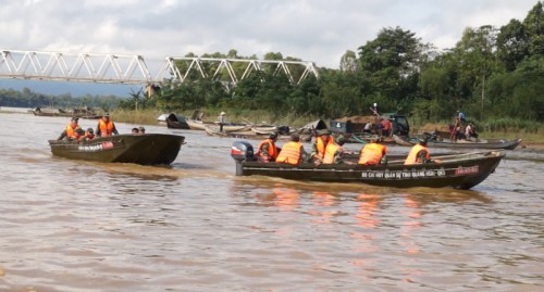 Bộ CHQS tỉnh kiểm tra phương tiện ca nô và bồi dưỡng tập huấn tay nghề lái ca nô năm 2017.