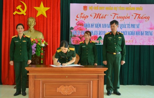 Gặp mặt các hội viên phụ nữ đang công tác trong các cơ quan, đơn vị của Bộ CHQS tỉnh