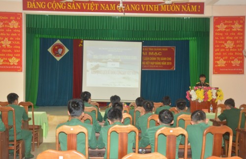 Bồi dưỡng lý luận chính trị dành cho học viên kết nạp Đảng năm 2019 cho 36  đoàn viên ưu tú 