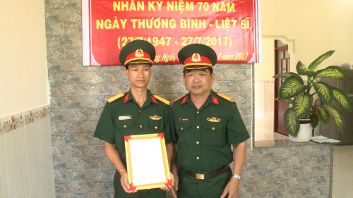  Bộ CHQS tỉnh Quảng Ngãi bàn giao nhà tình nghĩa, đồng đội cho các gia đình chính sách