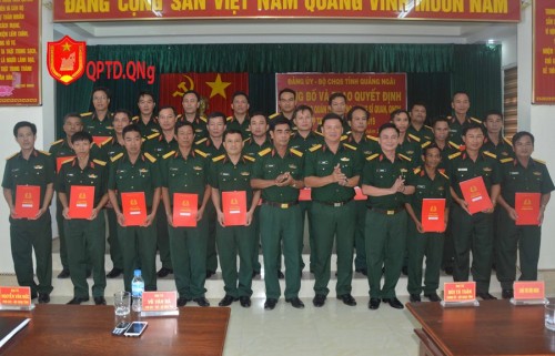 Đảng ủy quân sự tỉnh trao quyết định thăng quân hàm sĩ quan năm 2019