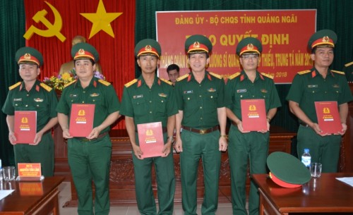 Trao quân hàm và nâng lương sỹ quan năm 2018