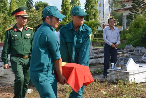 Làm lễ truy điệu, an táng hài cốt liệt sĩ chưa xác định rõ danh tính  được tìm thấy trên địa bàn TP Quảng Ngãi
