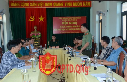 Thành phố Quảng Ngãi xét duyệt chính trị - chính sách cho công dân trong độ tuổi sẵn sàng nhập ngũ năm 2024.