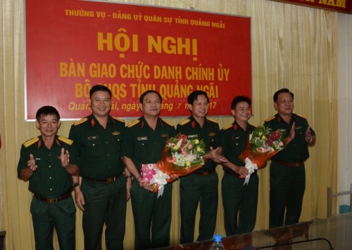 Bàn giao chức danh Chính ủy