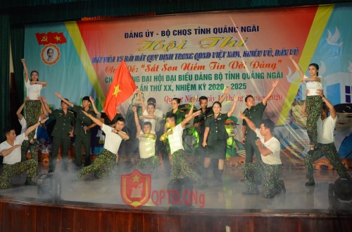 Hội thi “Hát múa 15 bài hát quy định trong quân đội nhân dân Việt Nam.