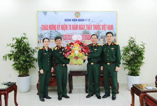 BỘ CHQS TỈNH QUẢNG NGÃI THĂM, CHÚC MỪNG NGÀY THẦY THUỐC VIỆT NAM