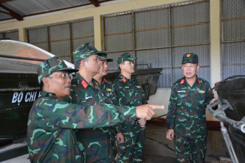 QUÂN KHU 5 KIỂM TRA CÔNG TÁC ỨNG PHÓ BÃO SỐ 4 TẠI QUẢNG NGÃI