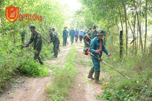 BỘ CHQS TỈNH QUẢNG NGÃI TỔ CHỨC LÀM CÔNG TÁC DÂN VẬN TẠI ĐIỂM CAO 62 XÃ TỊNH BÌNH, HUYỆN SƠN TỊNH