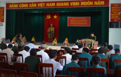 Minh Long tổ chức công bố, giới thiệu, phát hành cuốn sách “Lịch sử lực lượng vũ trang nhân dân huyện Minh Long” (giai đoạn 1945 – 2015)