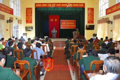  Bồi dưỡng diễn tập khu vực phòng thủ huyện cho Khung diễn tập huyện Lý Sơn năm 2021..