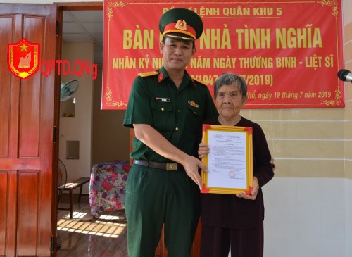 Bộ Tư lệnh Quân khu 5  bàn giao nhà tình nghĩa cho gia đình thân nhân Liệt sĩ