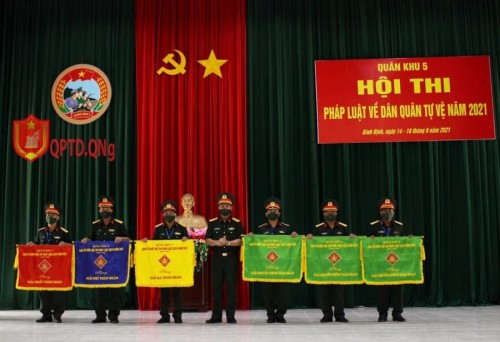 Quảng Ngãi đạt thành tích cao tại hội thi pháp luật về dân quân tự vệ năm 2021
