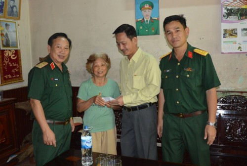 Quân khu 5  trao sổ tiết kiệm nhân kỷ niệm 71 năm ngày thương binh liệt sỹ 27.7